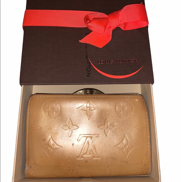 AUTHENTICATED Louis Vuitton vernis wallet - Picture 10 of 16